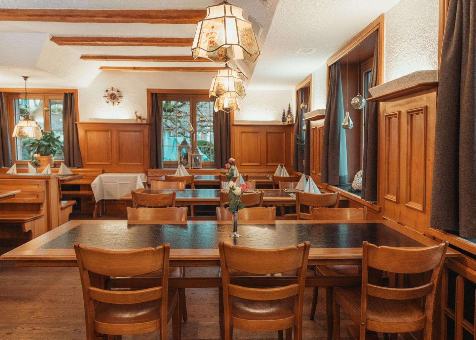 Hotel Restaurant Kreuz Kaiserstuhl Esterno foto