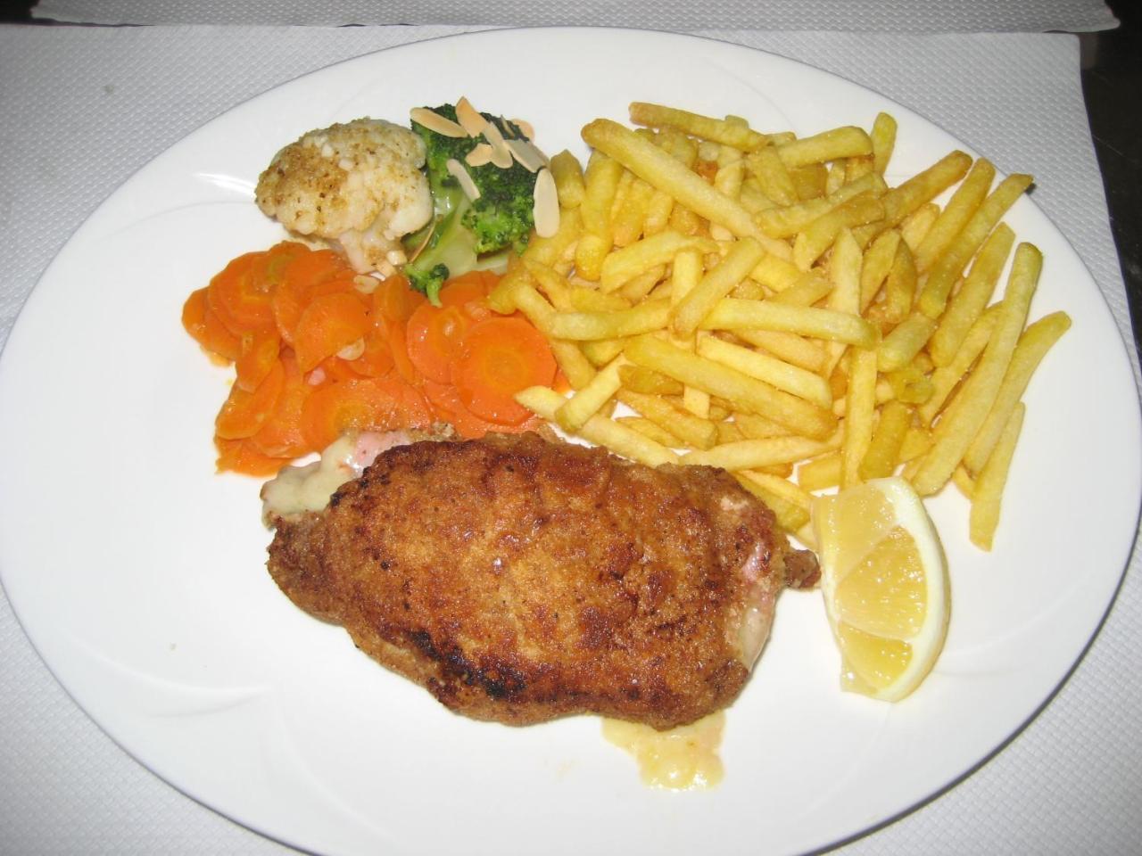 Hotel Restaurant Kreuz Kaiserstuhl Esterno foto