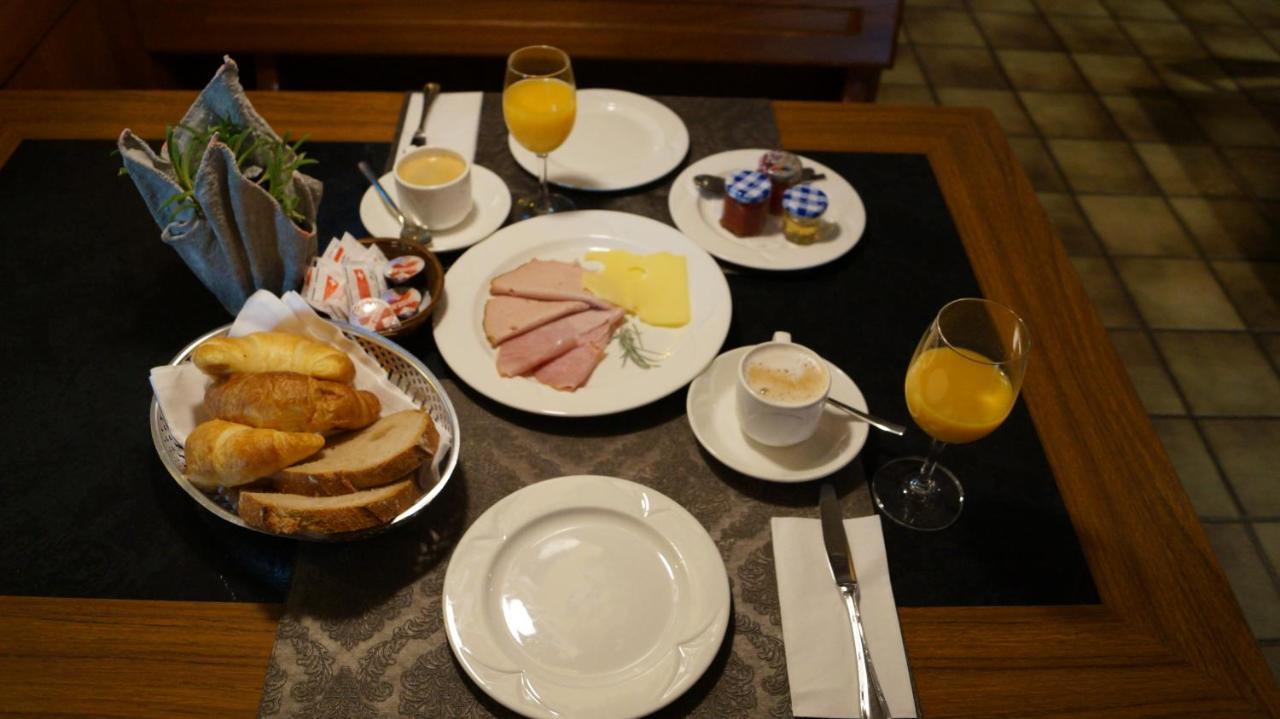 Hotel Restaurant Kreuz Kaiserstuhl Esterno foto